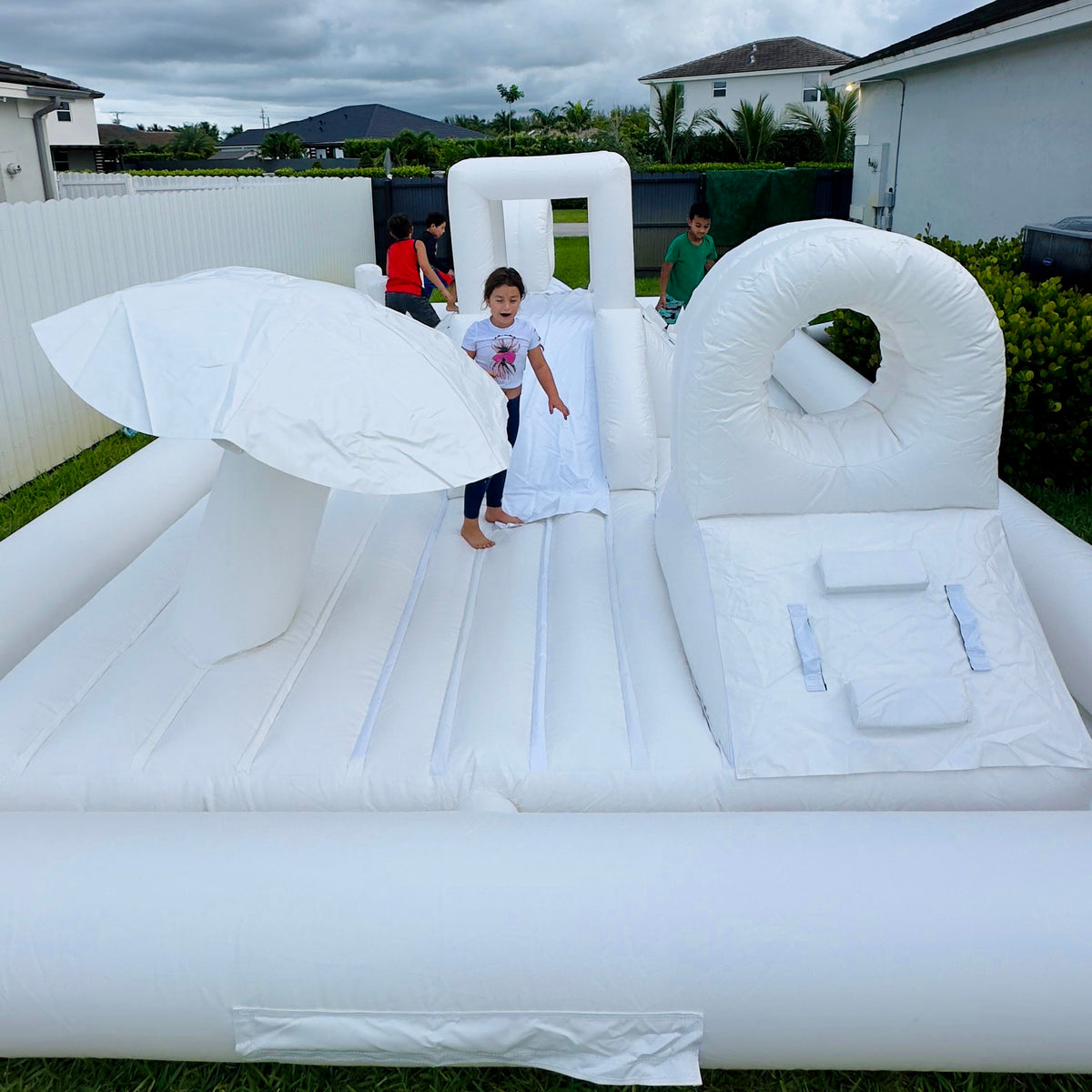 BOUNCE SOFT PLAY AREA – Verona Atelier